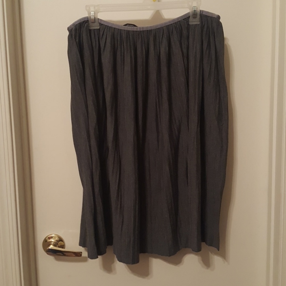Banana Republic Long pleated skirt